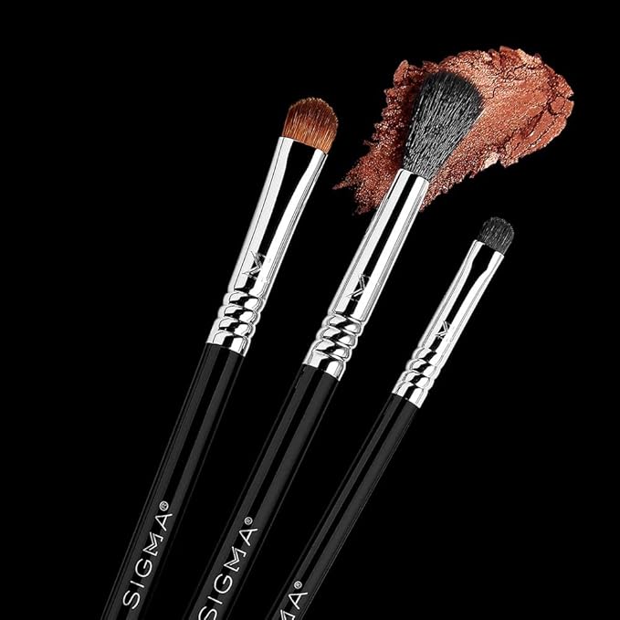 Sigma Beauty Professional E57 Firm Shader Brush – Professional Makeup Brush for Intense Applications or Controlled Finishes - Vegan Eyeshadow Brush for Fine Details (1 Brush)