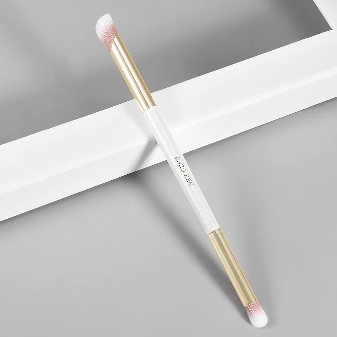 Small Nose Contour Brush, Angled Concealer Brush, Under Eye Concealer Makeup Brush - White