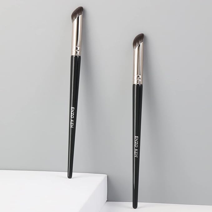Angled Concealer Brush Under Eye, Concealer Brush, Small Nose Contour Brushes, Nose Brush Contour, Nose Brushes Angle, Small Concealer Brushes, Angled Makeup Brush - Black, 8M02