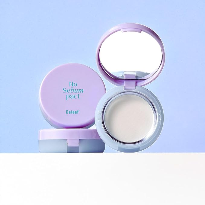 DALEAF Glam No Sebum Hair Pact 0.18 fl oz | Instant Oil Control & Volumizing Powder for Greasy Hair | Translucent Finish with Built-in Puff, Korean Hair Care