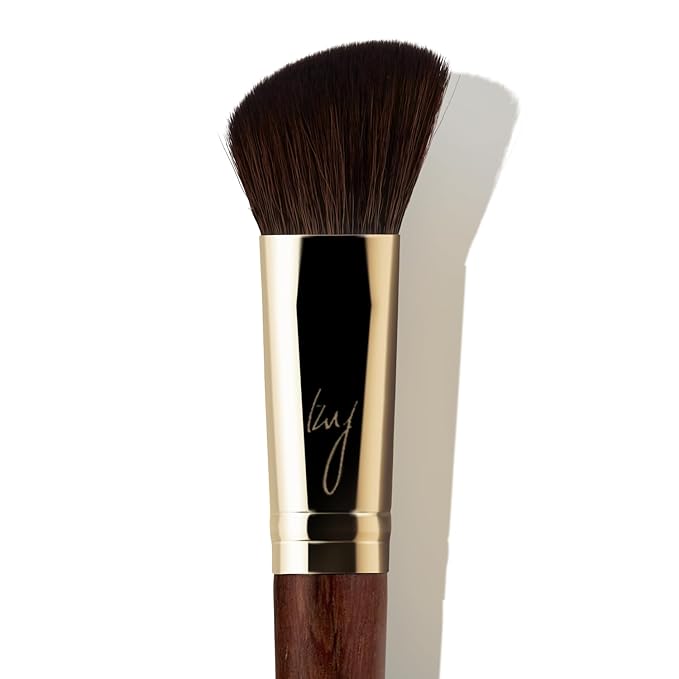[SOO ADOR] BY MAENG #33 Highlighter & Powder Brush - Multi-Functional Brush for Flawless Highlighting and Setting | Designed by K-Pop Makeup Artist Maeng | Makeup Brush Powder Brush