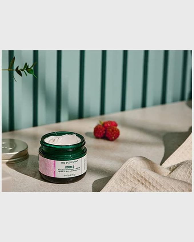 The Body Shop Vitamin E Night Cream – Fast Absorbing – Hydrates, Moisturizes and Protects – For All Skin Types – 1.67 oz