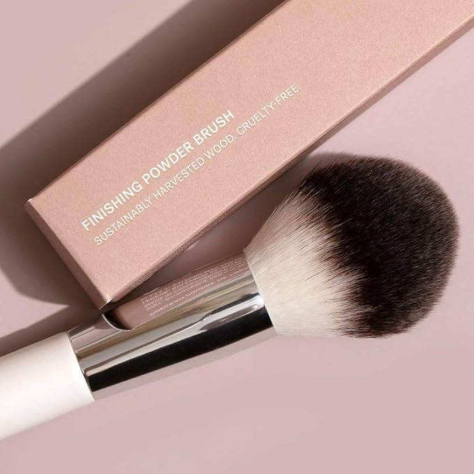 ILIA - Finishing Powder Brush | Blends Fine Powders, Made with FSC Certified Wood, Aluminum, + Soft, Vegan Bristles | Expertly Crafted | Non-Toxic, Vegan, Cruelty-Free, Recyclable