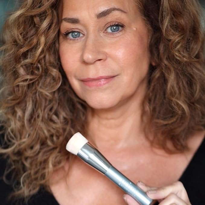 Prime Prometics PrimeSkin Liquid Foundation Brush for Mature Women – Ultra-Soft Bristles for Seamless, Streak-Free Coverage – Even, Natural Finish – Ideal for Sensitive or Dry Skin