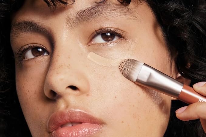 Number 4 Dual-Ended Concealer Brush