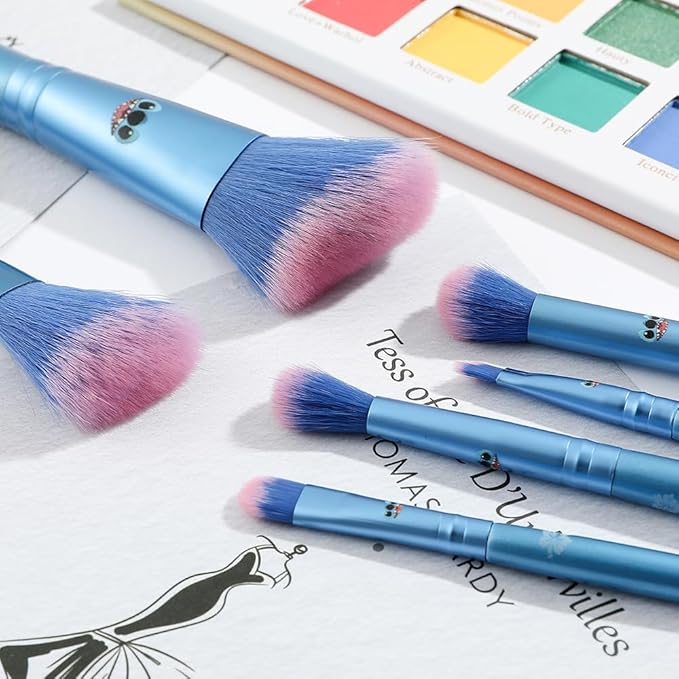 Stitch Stuff Stitch Gifts for Girls Makeup Brushes Gift Box Magic Eye Shadow Eyeliner Blending Lip Brush Anime Cosmetic Brush Set Collection