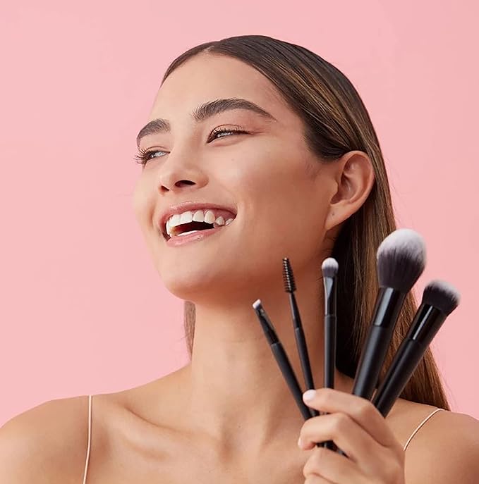 MCoBeauty - Pro Foundation & Buffing Brush – Streak-Free, Airbrushed Finish for Liquid & Cream Formulas, Professional Makeup Tool - Stocking Stuffers, Brochas para Maquillaje
