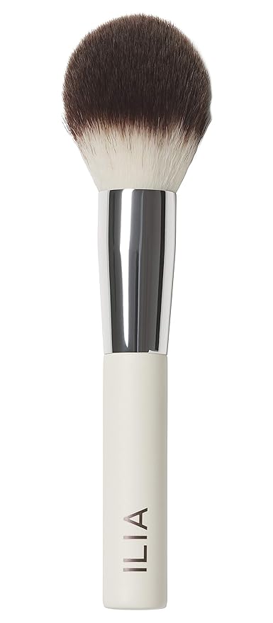 ILIA - Finishing Powder Brush | Blends Fine Powders, Made with FSC Certified Wood, Aluminum, + Soft, Vegan Bristles | Expertly Crafted | Non-Toxic, Vegan, Cruelty-Free, Recyclable