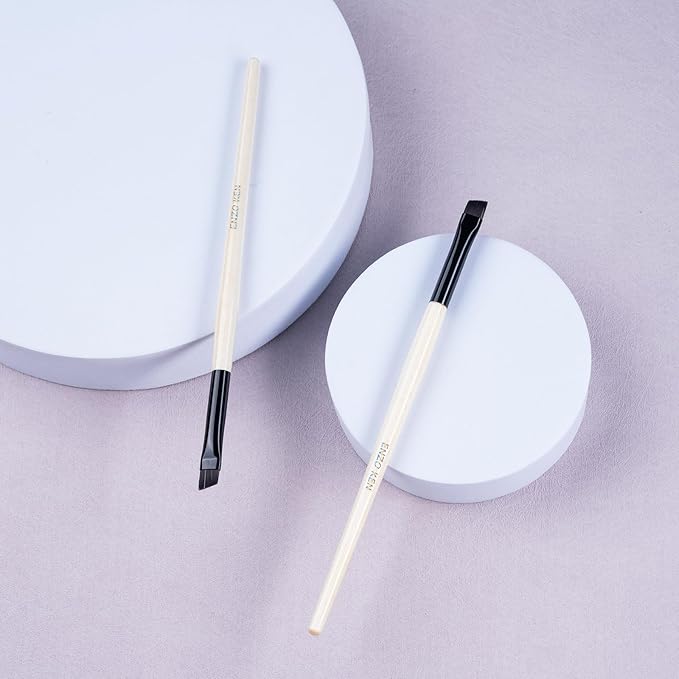 Flat Angled Eyebrow Brush, Fine Angled Eyeliner Brush, Flat Eyebrow Brushes, Angled Brow Brush, Winged Eyeliner Brush. (E806)