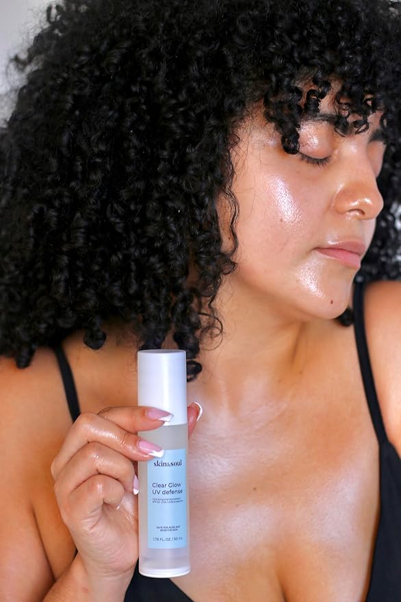 Skin & Soul Clear Glow UV Defense SPF 50 – Lightweight Sunscreen for Sensitive & Acne-Prone Skin – Vitamin C, Hyaluronic Acid & Green Tea – No White Cast – 1 fl oz