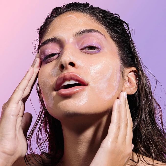 Glow Recipe Blueberry Bounce Gentle Face Cleanser (30 ml) + Watermelon Glow PHA + BHA Facial Toner & Pore Minimizer (40 ml) + Plum Plump Hyaluronic Acid Face Cream (20 ml) - Travel Friendly