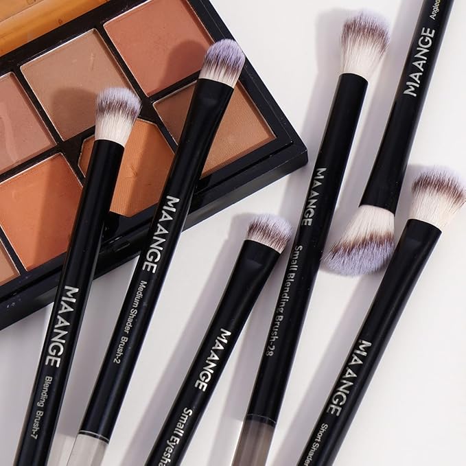MAANGE 13 PCS Makeup Brushes Professional Make Up Brushes Premium Synthetic Powder Concealers Brushes Travel Makeup Brush Set with Case (Black)