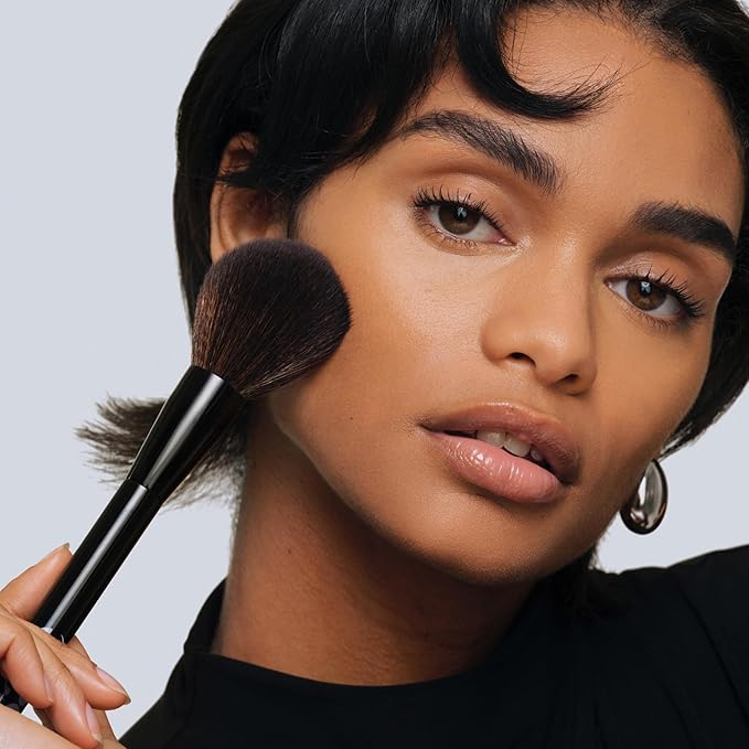 Saie All-Over Powder Makeup Brush - Large, Tapered, & Fluffy Setting Powder Brush for Lightweight, Effortless Application - Ultra-Soft, Cruelty-Free & Vegan Face Makeup Brushes (1 Count)