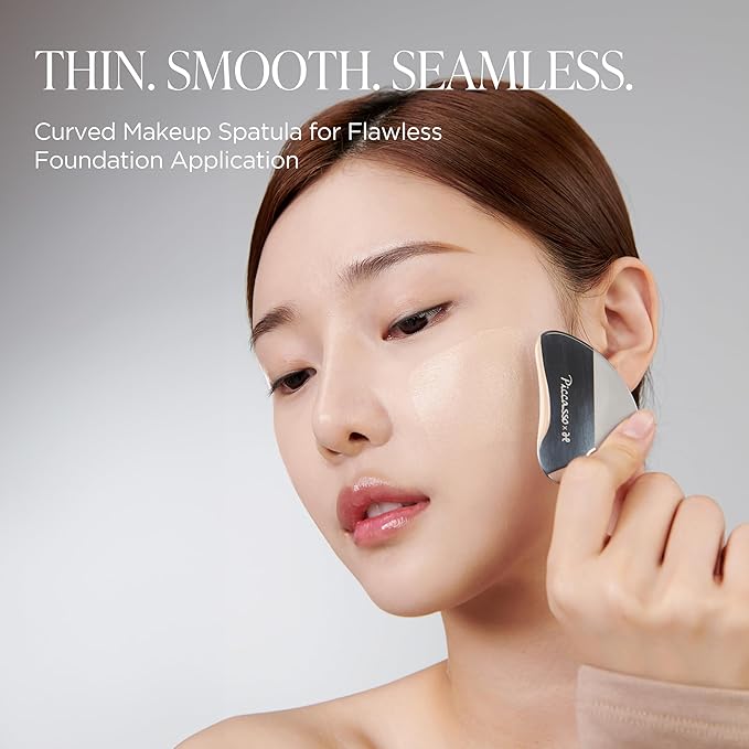 Piccasso Curved Makeup Spatula for Foundation, Stainless Steel Base Makeup Tool with Synthetic Leather Case, Thin Smooth Application for Even Coverage and Natural Skin-Like Finish