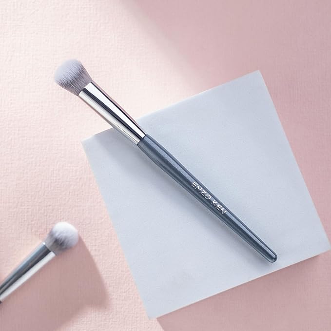 Angled Kitten Paw Concealer Brush Under Eye, Concealer Brush, Nose Contour Brush, Small Concealer Brushes for Makeup, Under Eye Makeup Brush, Under Eye Brush, Concealer Makeup Brush - 10M01