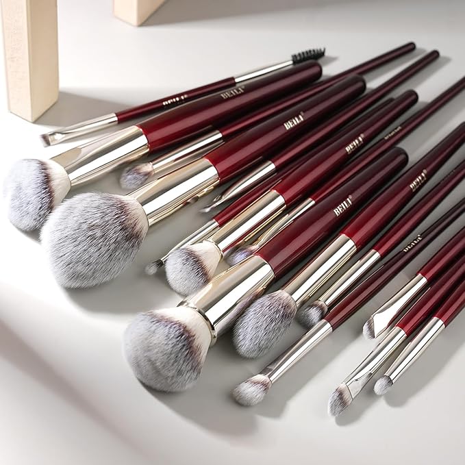Makeup brushes (1)
