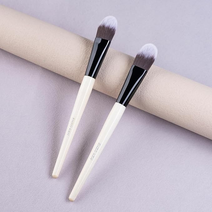 Liquid Foundation Brush, Flat Foundation Brush for Liquid Makeup, Flat Makeup Brush for Liquid Foundation, Make up Brush for Foundation, Makeup Brushes Foundation. (800)