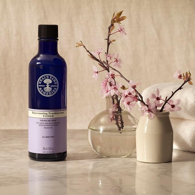 Neal's Yard Remedies Rejuvinating Frankincense Toner, Facial Toning Lotion, Hydrates, Refines & Primes, Vegan & Cruelty-Free, 200ml