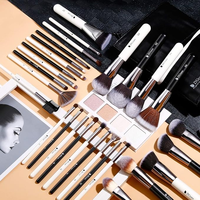 DUcare 31Pcs Pcs Pro Grade Makeup Brushes Set with Organizer Dense Ultra Soft Bristle Luxury Make up Brushes for Foundation,Face Blending Powder, Contour, Bronzer,Highlight, Concealer, Eyeshadow
