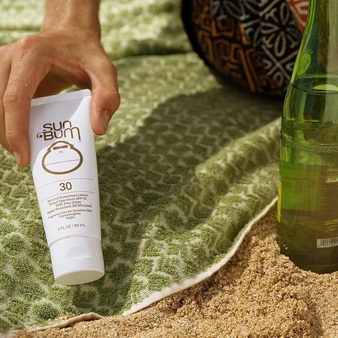 Sun Bum Mineral SPF 30 Sunscreen Body Lotion - Broad Spectrum Moisturizing Facial Sunscreen with Vitamin E - Vegan and Hawaii 104 Act Compliant (Without Octinoxate & Oxybenzone) - Travel Size - 3 oz