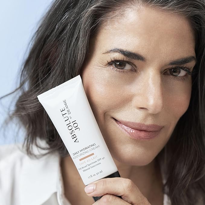 Daily Hydrating Moisturizing Cream SPF 40 Tinted Mineral Sunscreen, Broad-Spectrum & Blue Light Blocking, Fragrance-Free for Sensitive Skin, Available in Two Sheer Tints, 1.7 oz