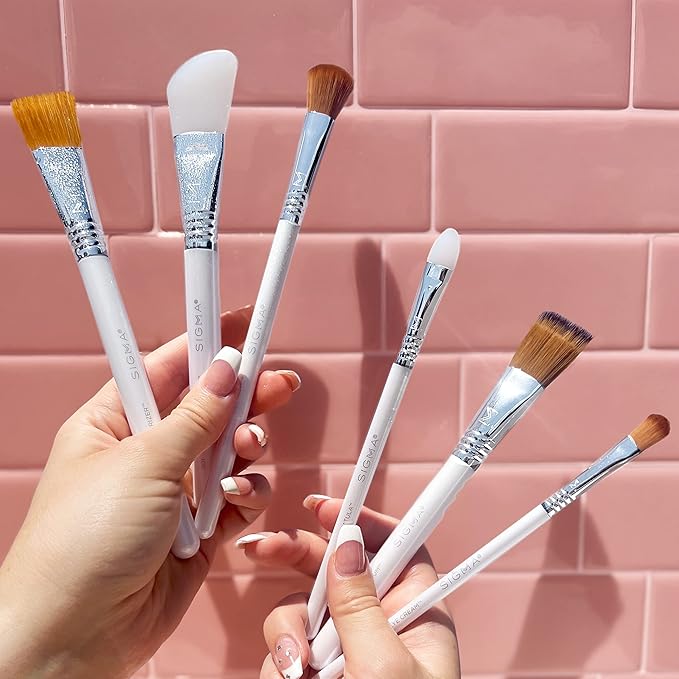 Sigma Beauty S01 Clay/Mud Mask™ Brush — Silicone Skincare Tool for Applying Skincare Products to Face and Skin, Face Mask Brush Applicator for Mud and Clay Masks (1 Pc)