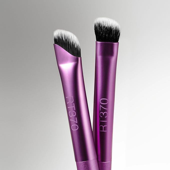 Real Techniques Liner & Smudge Brush, Dual-Ended Eye Brush for Eyeliner, Eyeshadow & Smoky Eye Blending, Precision Detail Makeup Brush with Soft Bristles, Cruelty-Free, 1 Count
