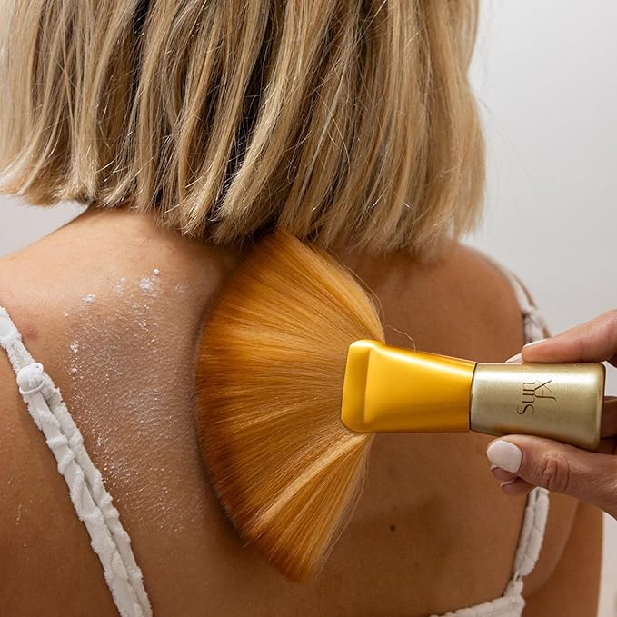 SunFX Finishing Powder Brush | Large Professional Fan Brush for Salon Use | Perfect For Spray Tan Powder
