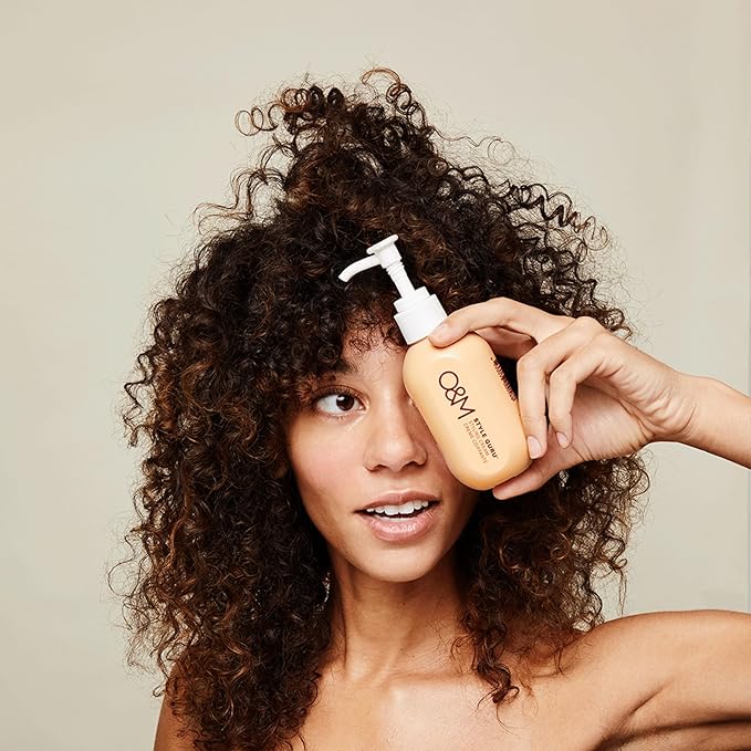 O&M Style Guru Styling Cream, Lightweight Texture Cream for Volume Shine Frizz Control, Adds Soft Movement to Blow Outs, Vegan Cruelty Free with Macadamia Oil Shea Butter UV Protection, 150ml