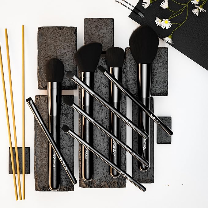 Essential Collection: 9-Piece Synthetic Makeup Brush Gift Set in Gloss Black for Face and Eyes—Ideal for Foundation, Powder, Blending, Blush, Bronzer, Eyeliner, and Eyeshadow