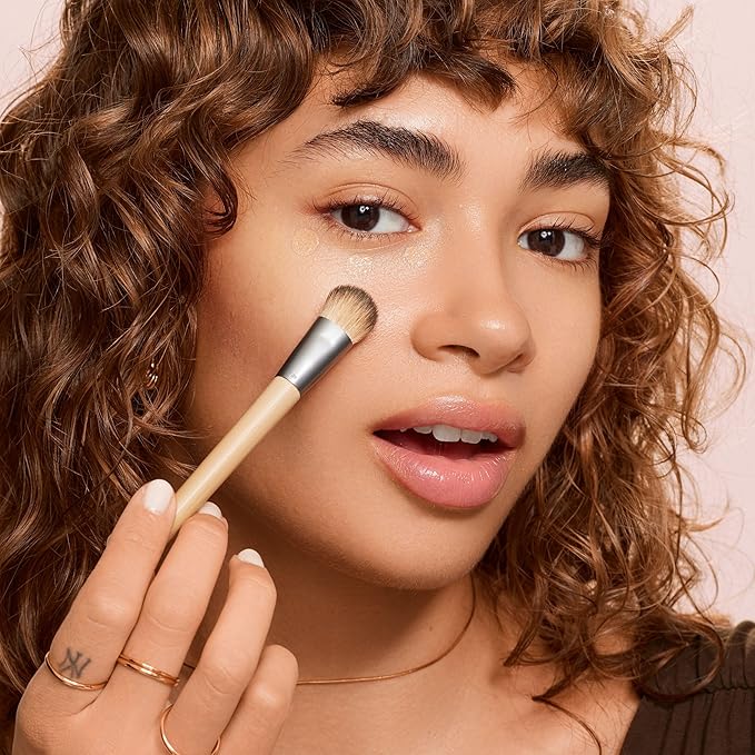 EcoTools Precision Concealer Makeup Brush, For Concealing Under Eyes & Imperfections, Sculpt Skin, Works With Liquid & Cream Makeup, Synthetic Bristles, Cruelty-Free & Vegan, 1 Count